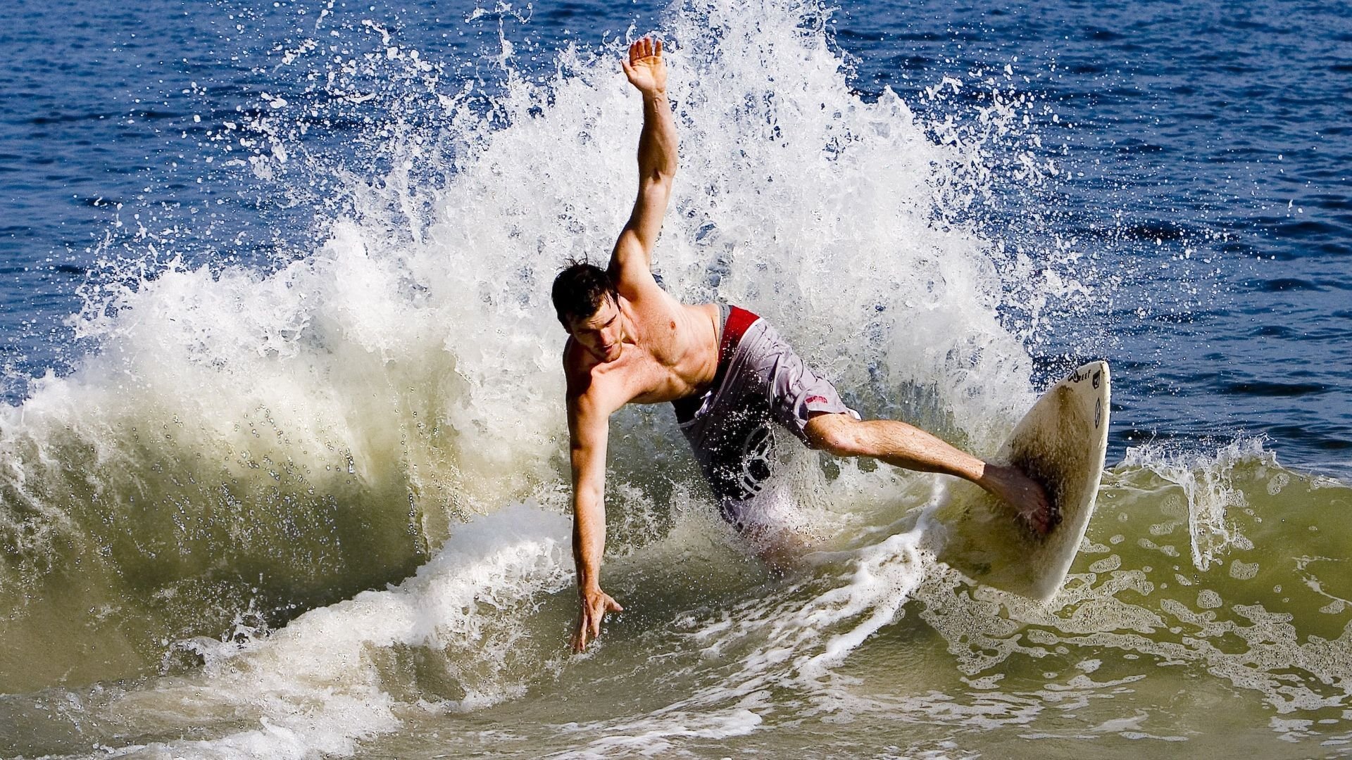 普劳德决赛起跳精准抢占先机，劳德鲁普助攻